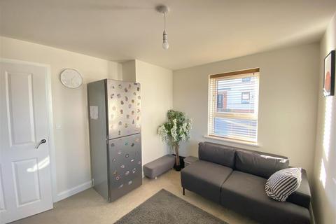 4 bedroom detached house to rent, Autumn Fields, Rotherham S60