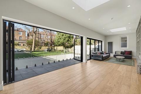 3 bedroom ground floor flat for sale, Greencroft Gardens, South Hampstead, London NW6