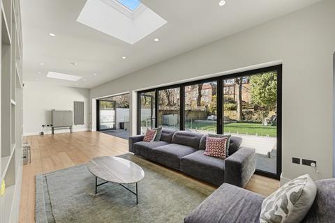3 bedroom ground floor flat for sale, Greencroft Gardens, South Hampstead, London NW6