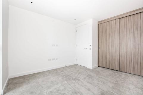 1 bedroom flat for sale, Smithfield Square, Hornsey, London, N8