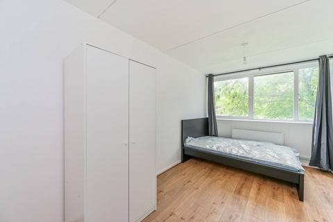 5 bedroom flat to rent, Beaconsfield Road, Elephant and Castle, London, SE17