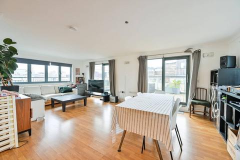 3 bedroom flat to rent, Bell Yard Mews, London Bridge, London, SE1