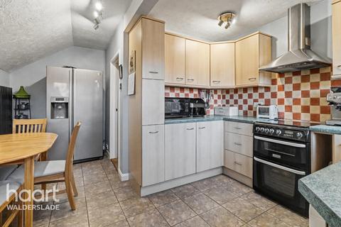 3 bedroom detached house for sale, Common Road, Blue Bell Hill, Chatham