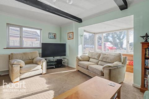 3 bedroom detached house for sale, Common Road, Blue Bell Hill, Chatham