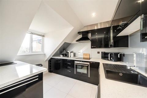 2 bedroom flat to rent, Marksbury Avenue, Kew TW9