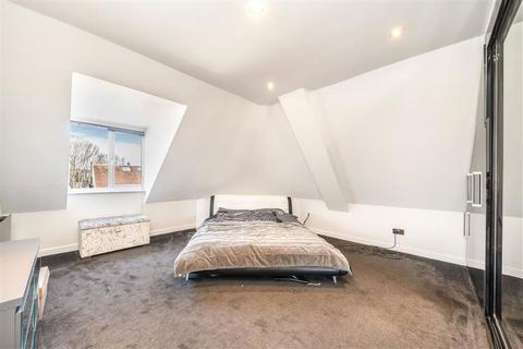2 bedroom flat to rent, Marksbury Avenue, Kew TW9