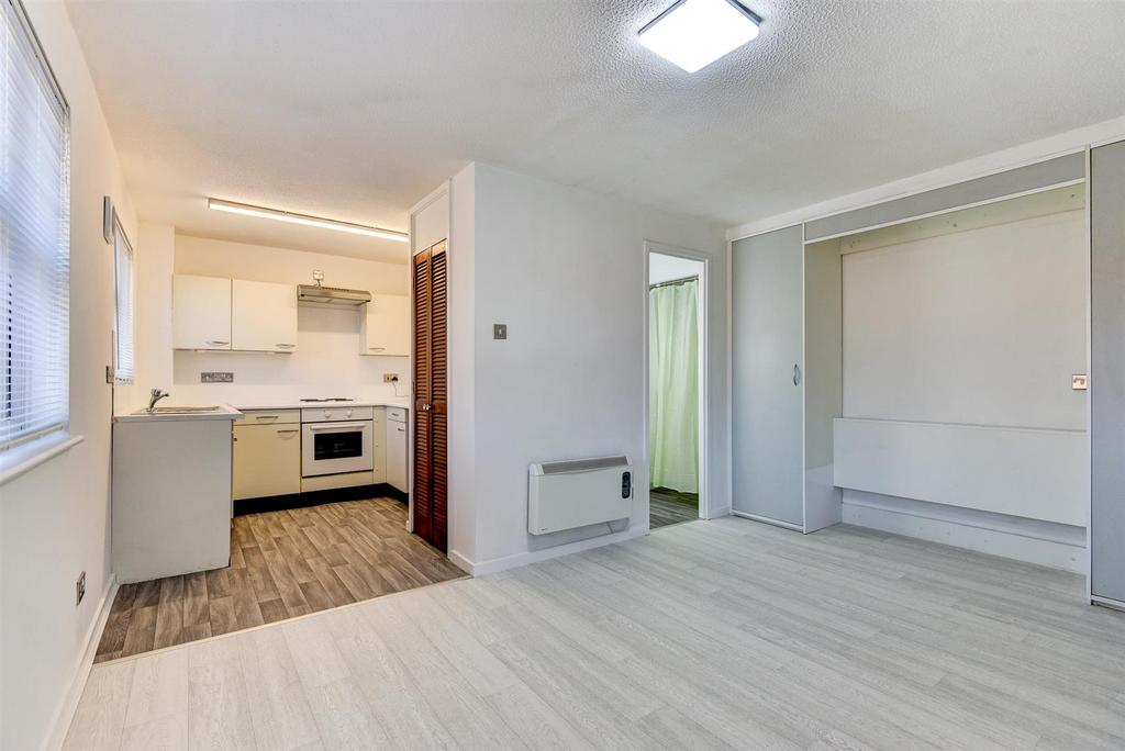 For Sale by Aspire Residential Pilgrims Walk
