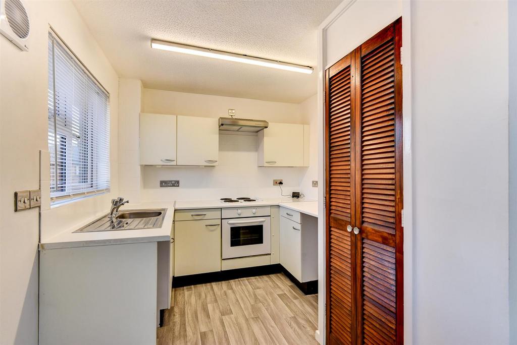For Sale by Aspire Residential Pilgrims Walk