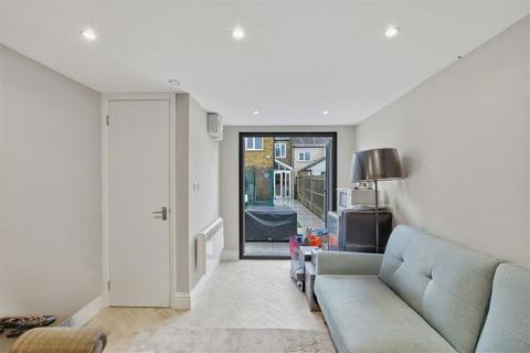 3 bedroom house for sale, Victor Road, Teddington TW11