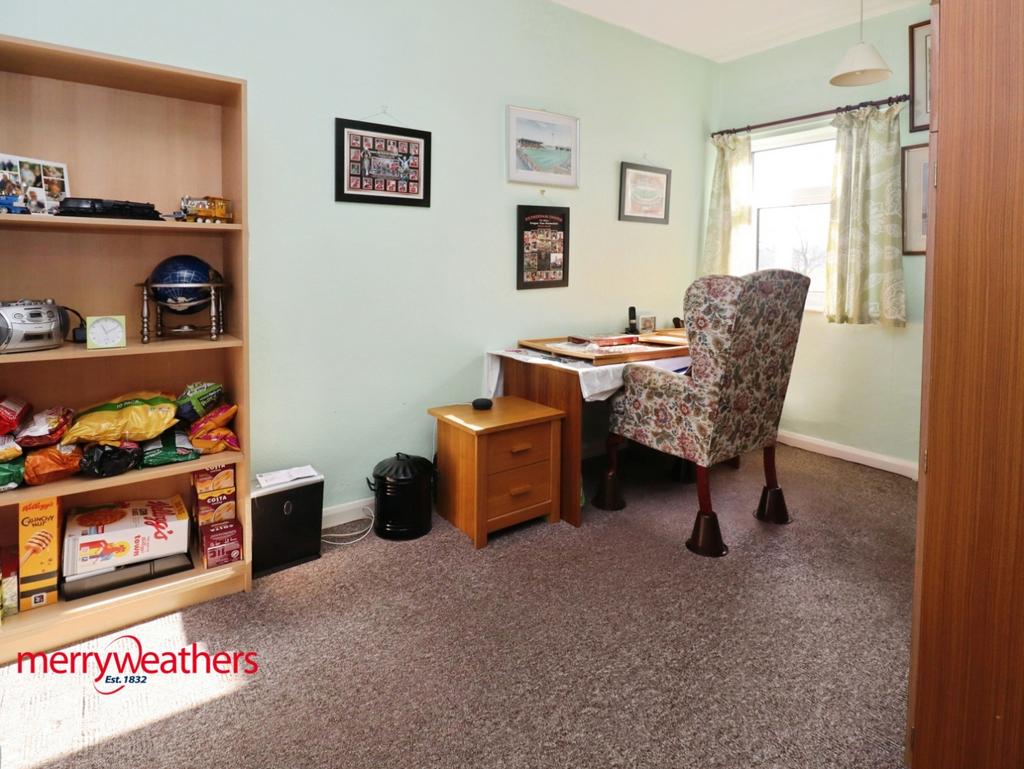 Rear bedroom
