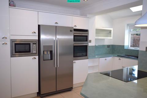 undefined, Mount Drive, Leeds, LS17 7QW
