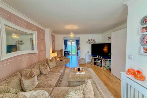 3 bedroom semi-detached house for sale, Kirby Cross CO13