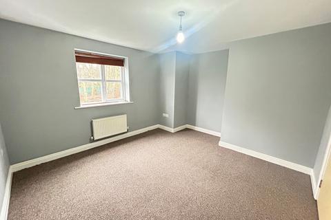 2 bedroom property to rent, Benchill Road, Manchester, M22