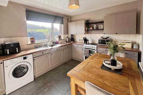 undefined, Kershaw Crescent, Halifax HX2
