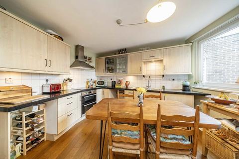 undefined, Augustus Close, Brentford TW8