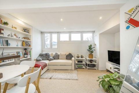 1 bedroom flat to rent, Hadley Gardens, London W4