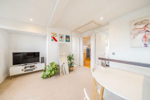 1 bedroom flat to rent, Hadley Gardens, London W4