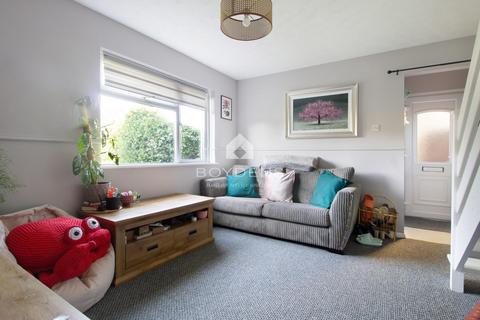 1 bedroom end of terrace house to rent, Nash Close, Manningtree CO11