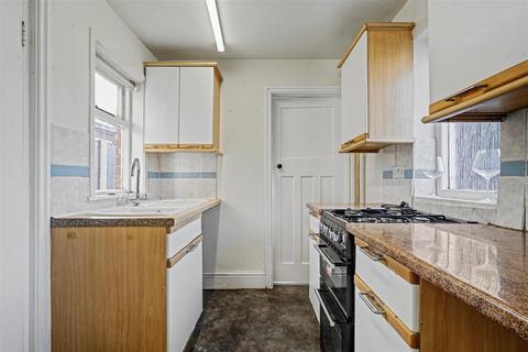 3 bedroom end of terrace house for sale, Collington Street, Beeston, Nottingham