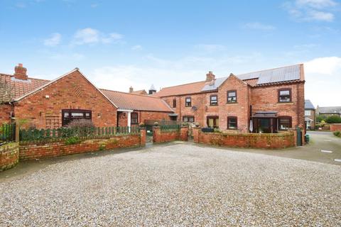 2 bedroom bungalow for sale, Swan Close, York YO19