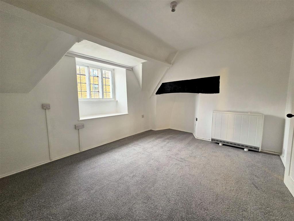 2 Almshouses - Bedroom.jpg