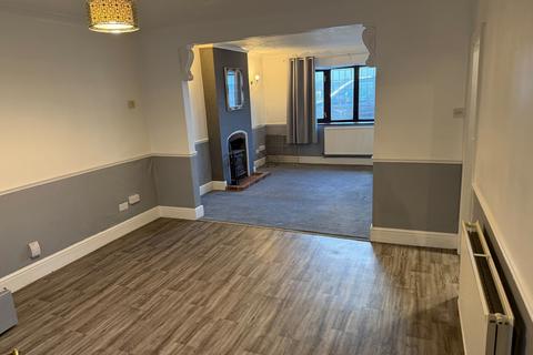 3 bedroom terraced house to rent, 40 Alfreton Road, Underwood
