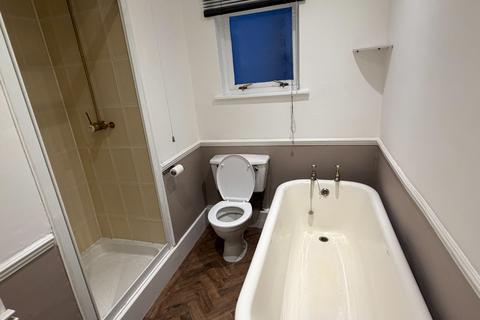 3 bedroom terraced house to rent, 40 Alfreton Road, Underwood