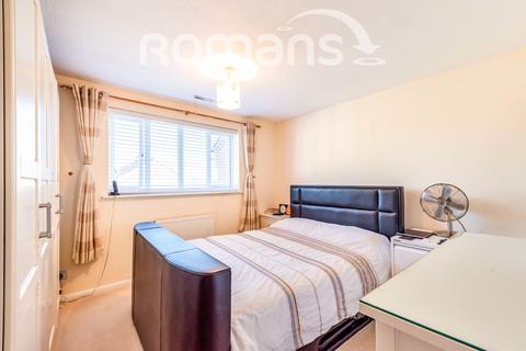 undefined, Stanley Drive, Farnborough, GU14