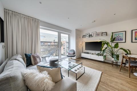 1 bedroom apartment for sale, Broome Way, London