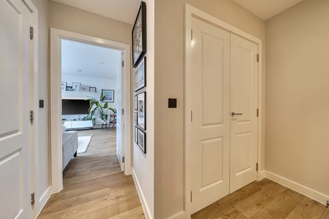 1 bedroom apartment for sale, Broome Way, London