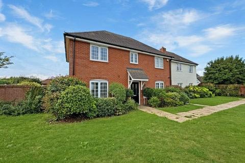 4 bedroom detached house to rent, Pippin Way, Alresford, Colchester