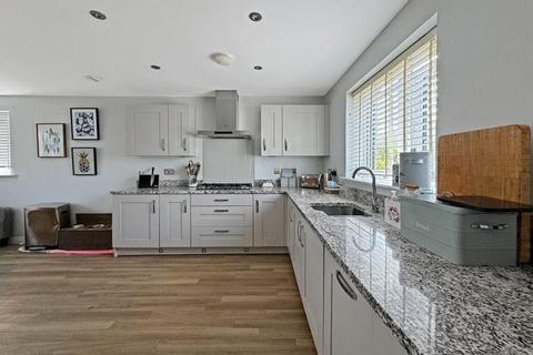 4 bedroom detached house to rent, Pippin Way, Alresford, Colchester