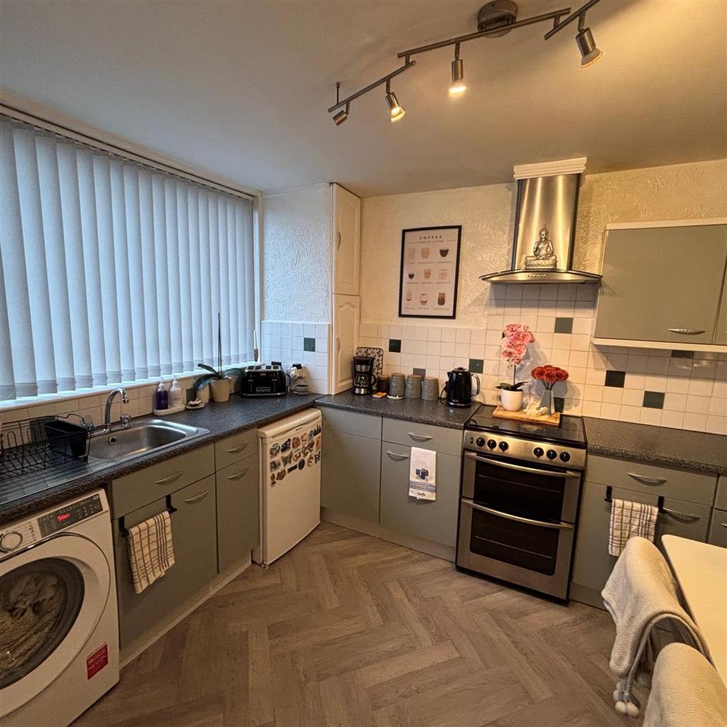 Dining kitchen