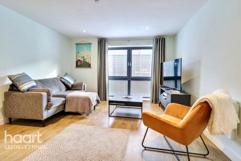 1 bedroom apartment to rent, Saxton Lane, Leeds