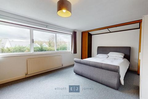 3 bedroom terraced house for sale, Monkchester Close, Loughton IG10