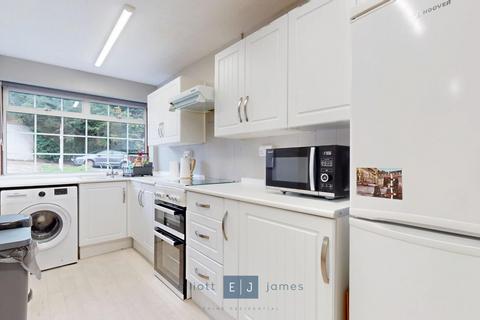 3 bedroom terraced house for sale, Monkchester Close, Loughton IG10