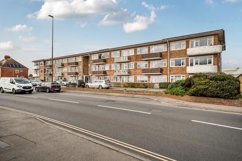 2 bedroom flat for sale, Ariel Court, Brighton Road, Lancing, West Sussex, BN15