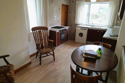 3 bedroom semi-detached house for sale, Llwynhendy Road, Llanelli