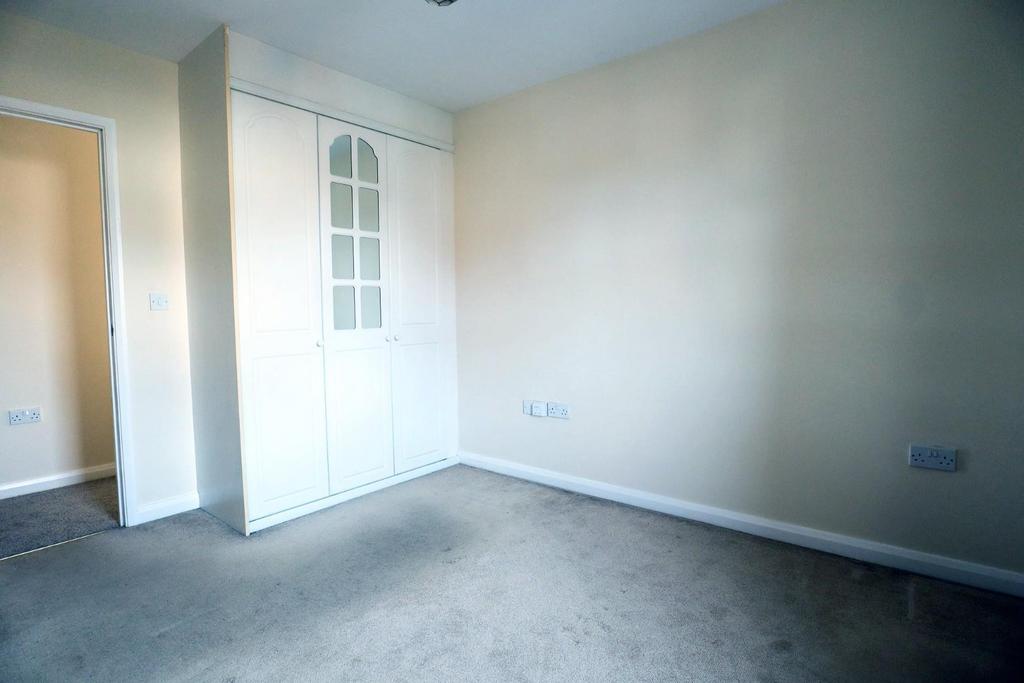 Bedroom 1 (2).jpg