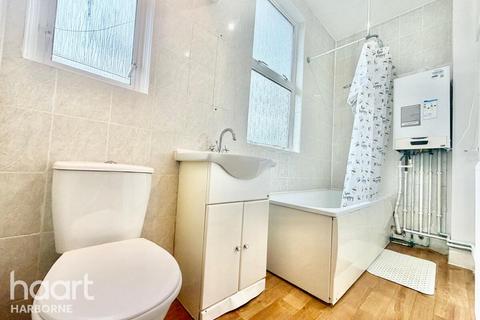 2 bedroom flat to rent, MILFORD RD, HARBORNE