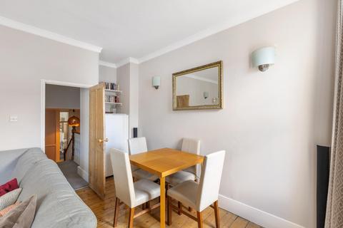 2 bedroom maisonette for sale, Beira Street, London