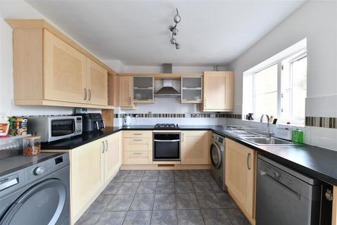 3 bedroom terraced house for sale, Brick Kiln Road, Stevenage