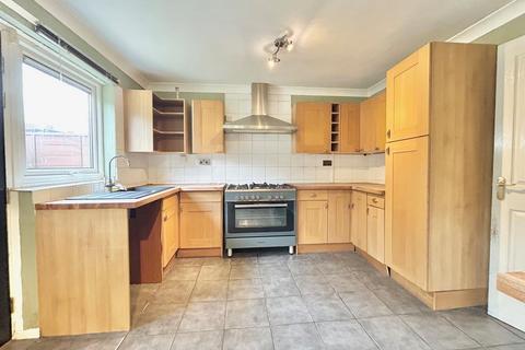 3 bedroom end of terrace house for sale, Okell Grove, Leigh