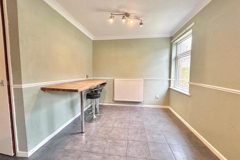 3 bedroom end of terrace house for sale, Okell Grove, Leigh