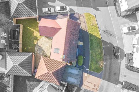 4 bedroom detached house for sale, Christmas Tree Crescent, Hockley SS5