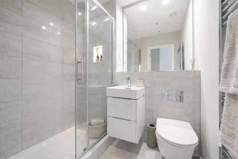 undefined, Queens Road, Weybridge, Surrey, KT13