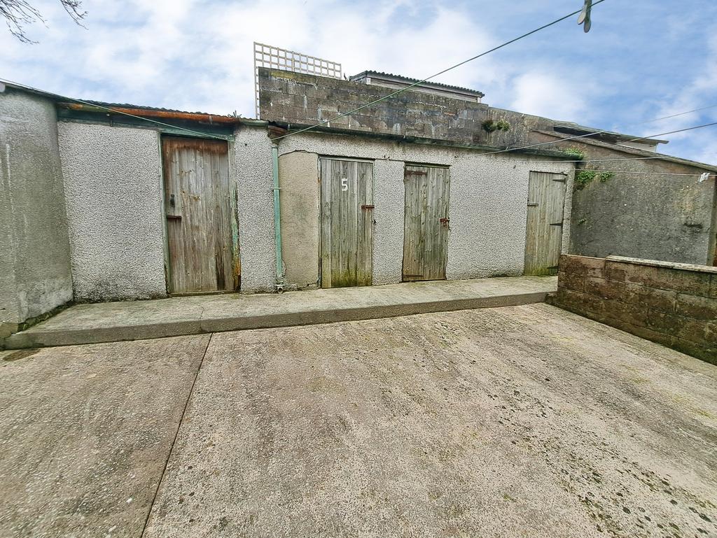 Shared Yard