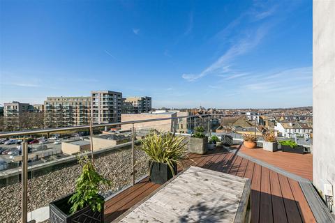 1 bedroom flat to rent, Richmond Road, Kingston Upon Thames KT2