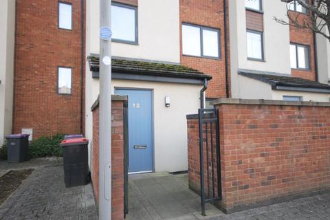 3 bedroom ground floor maisonette to rent, Barrack Close, Lawley