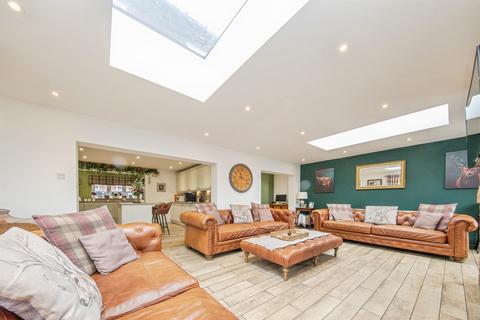 4 bedroom semi-detached house for sale, The Street, Freston, Ipswich